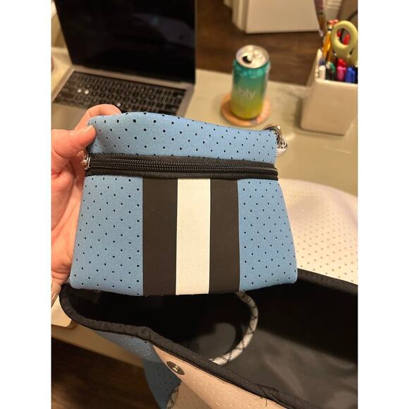 Blue and White Tote Casual Soft Light Weight - Picture 13 of 16